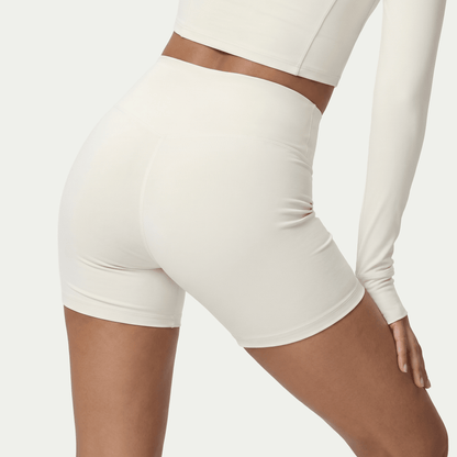 Nairre Women's Shorts White Cream - Nairre