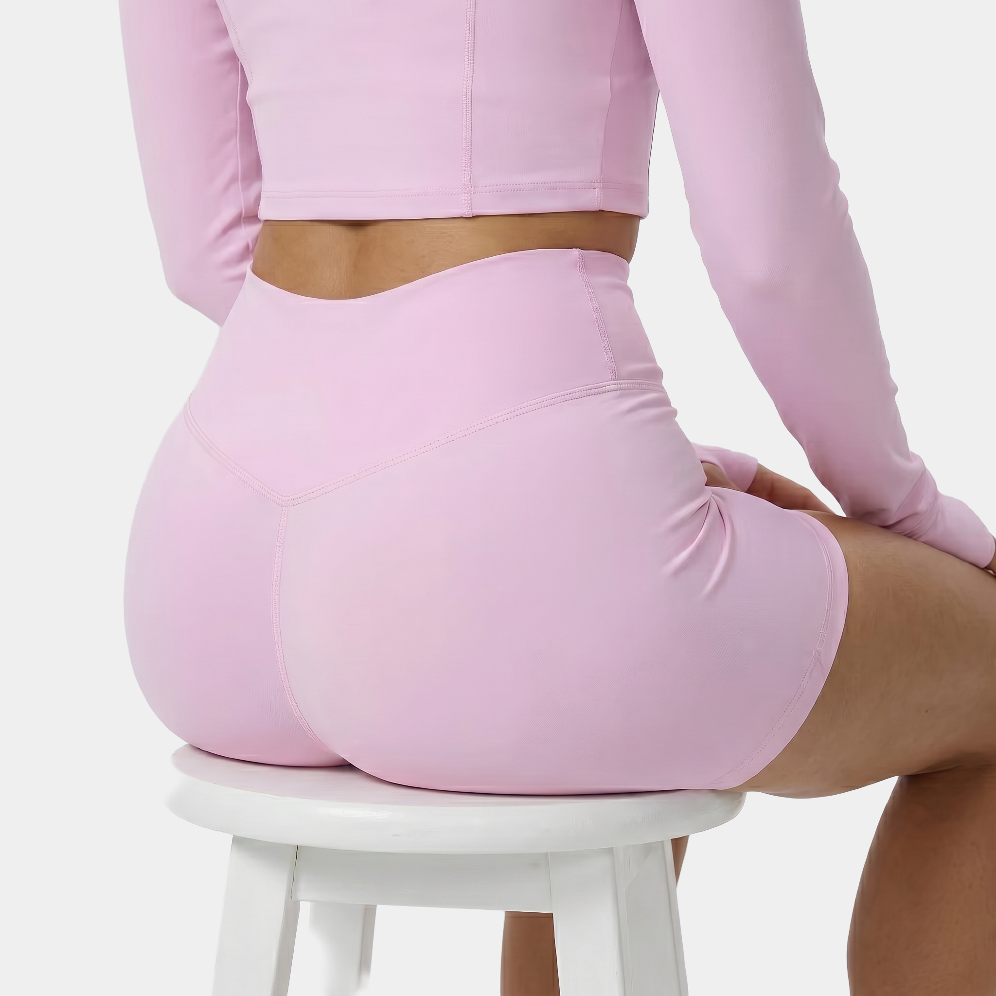 High-waisted women's gym shorts light pink